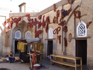 DSCF1577 Uzbekistán. Khiva. Tintes