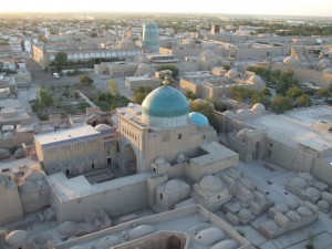 DSCF1610 Uzbekistán. Khiva. Vista de la ciudad desde el minarete Ala Kulihan